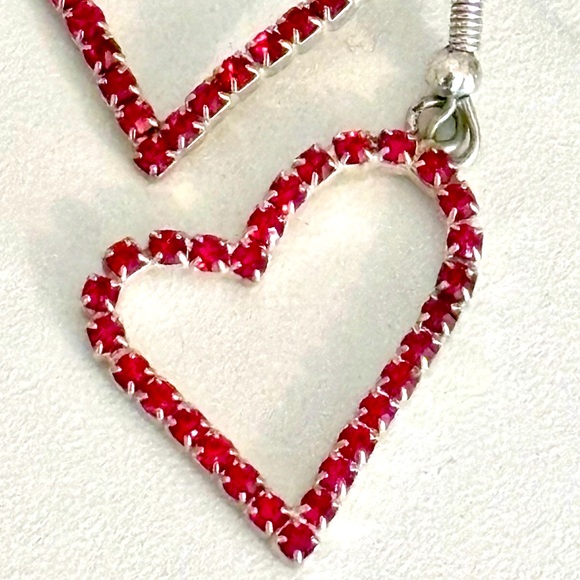 Sweet Pair of Red Rhinestone Heart Earrings! - Picture 3 of 5